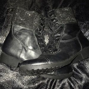Guess boot